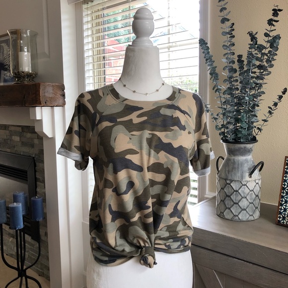 ⭐️SOLD-{Cable & Gauge} Camo s/s tee - Picture 2 of 6